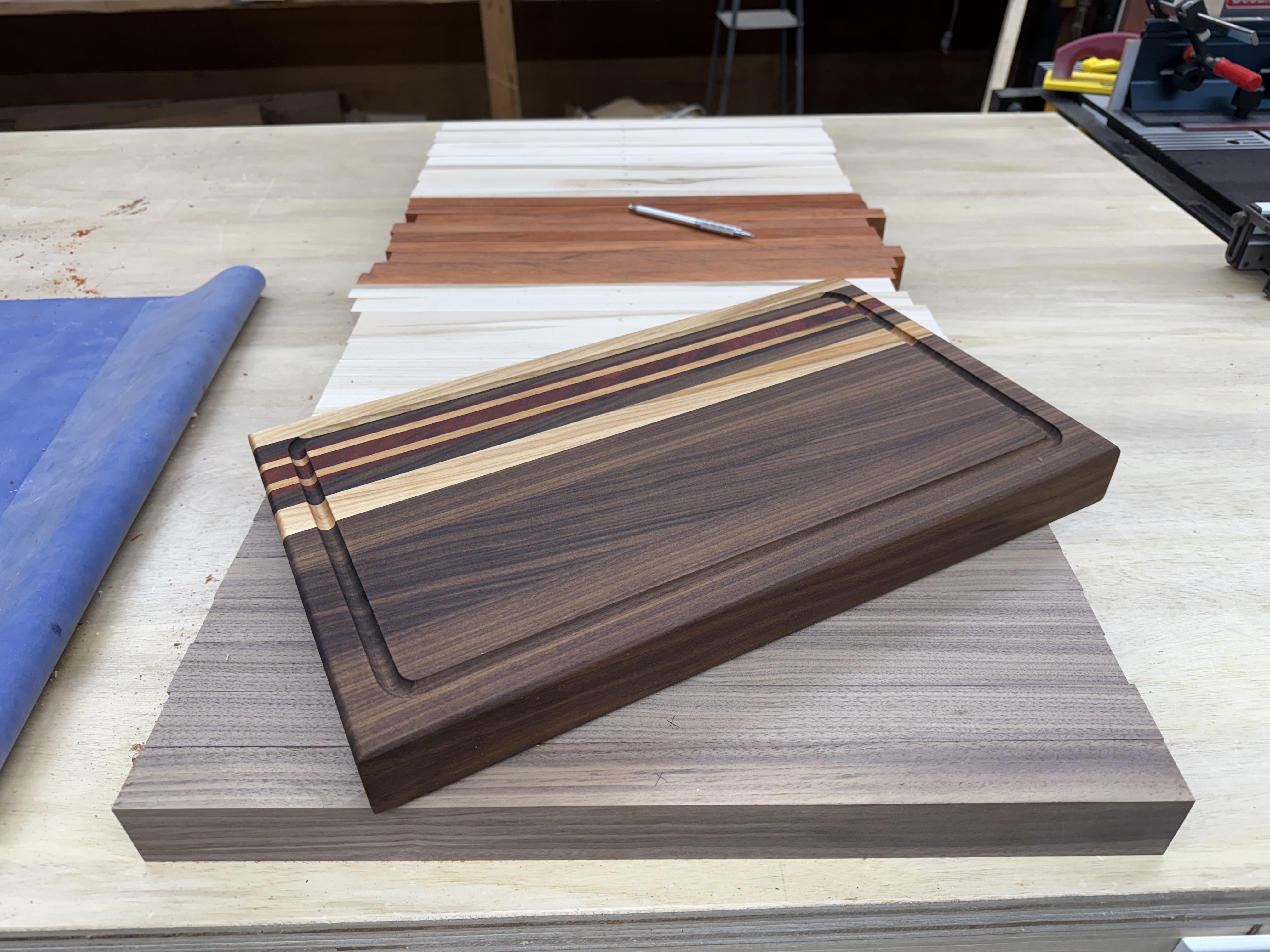 blurry background: white/grey